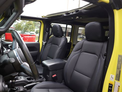 Used 2022 Jeep Wrangler Unlimited Rubicon 4xe w/ Cold Weather Group image 7