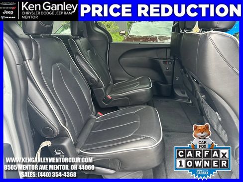 Used 2025 Chrysler Pacifica Limited FWD image 22