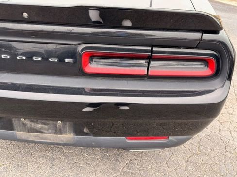 Used 2019 Dodge Challenger SXT image 16