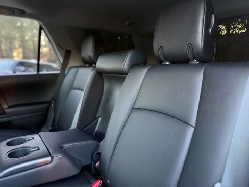 Used 2021 Toyota 4Runner Venture w/ Moonroof Package image 18