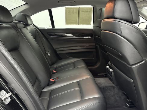Used 2011 BMW 750i image 33