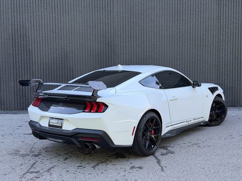 Used 2025 Ford Mustang GT Premium w/ GT Performance Package RWD image 8