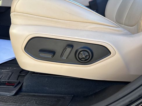 Used 2022 Jeep Grand Cherokee L Limited w/ Luxury Tech Group II image 25