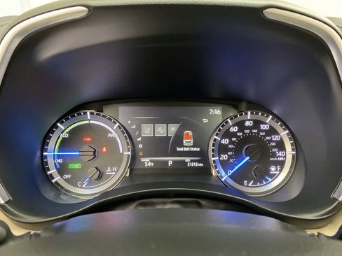 Used 2023 Toyota Highlander XLE image 28