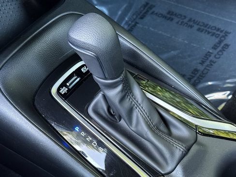 Certified 2025 Toyota Corolla SE FWD image 19