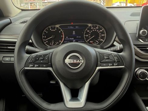 Used 2025 Nissan Altima 2.5 SV image 27