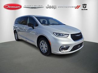 New 2026 Chrysler Pacifica Select video 1