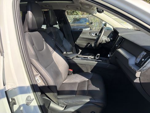 Certified 2023 Volvo XC60 B5 Core image 35