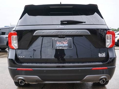 Used 2022 Ford Explorer XLT w/ Equipment Group 202A RWD image 6