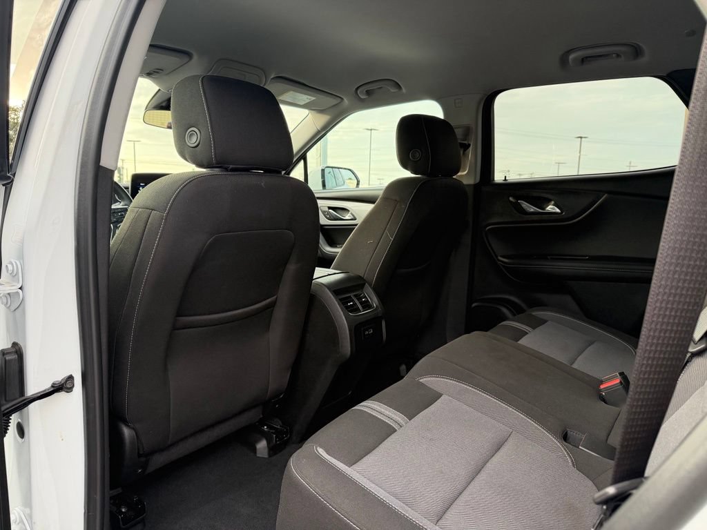 Used 2025 Chevrolet Blazer LT FWD image 25