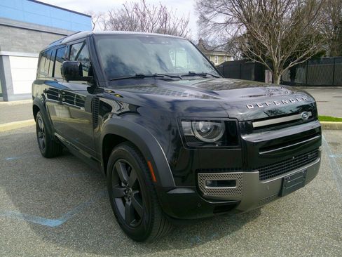 Used 2023 Land Rover Defender 130 X-Dynamic SE AWD/4WD image 19