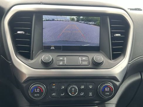 Used 2023 GMC Acadia SLT FWD image 18