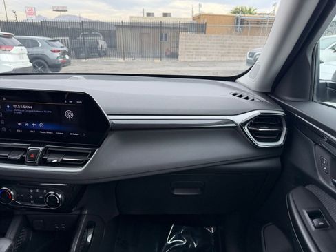 Used 2025 Chevrolet TrailBlazer LT image 33