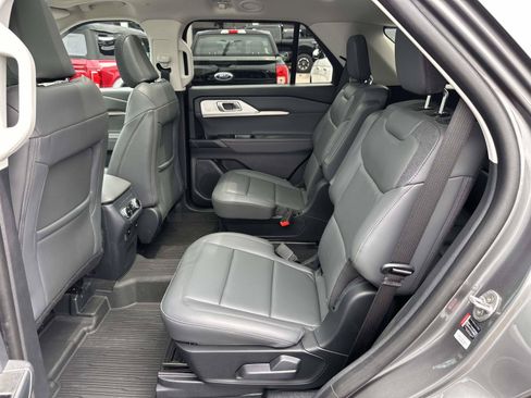 Used 2026 Ford Explorer Active w/ Active Comfort Package AWD/4WD image 14