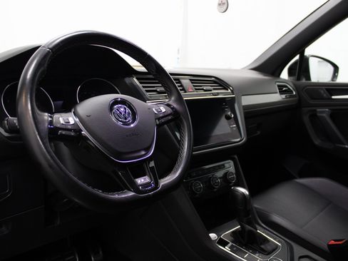 Used 2020 Volkswagen Tiguan SE R-Line image 16