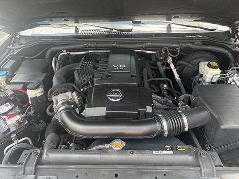 Used 2012 Nissan Pathfinder Silver AWD/4WD image 16