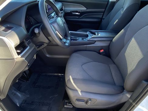 Certified 2025 Toyota Grand Highlander LE image 26