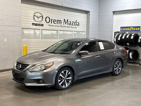 Used 2016 Nissan Altima 2.5 SR FWD image 1