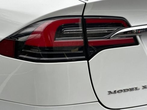 Used 2018 Tesla Model X 100D image 11
