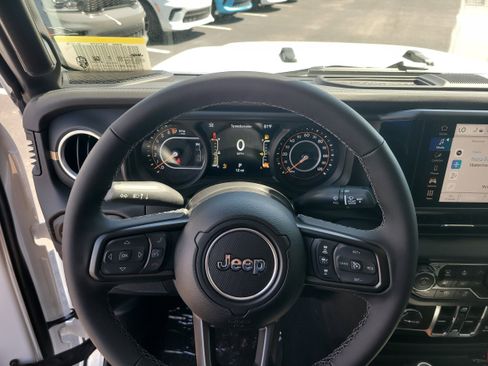 New 2026 Jeep Gladiator Sport AWD/4WD image 19