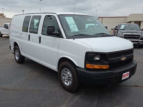 Used 2016 Chevrolet Express 2500 RWD image 5