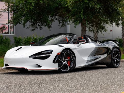 Used 2024 McLaren 750S Spider RWD image 41