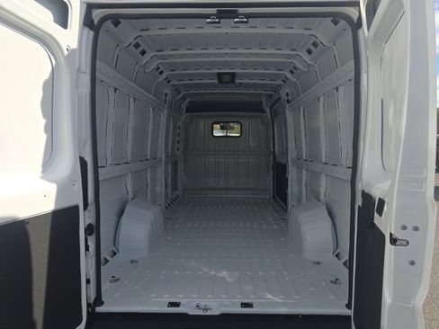 Used 2025 RAM ProMaster 3500 w/ Convenience Group image 22