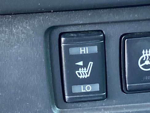 Used 2023 Nissan Frontier SV w/ SV Premium Package image 22