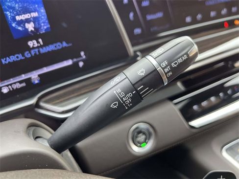 Certified 2022 Cadillac Escalade Premium Luxury image 31