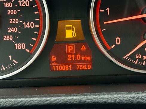 Used 2012 BMW X5 xDrive35d image 12