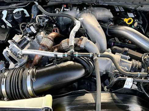 Certified 2022 Ford F250 Lariat w/ Black Appearance Package image 32