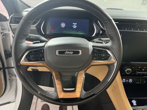 Used 2022 Jeep Grand Cherokee Summit AWD/4WD image 16