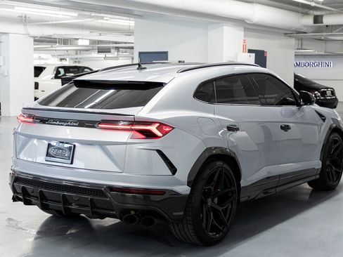 Used 2021 Lamborghini Urus image 5