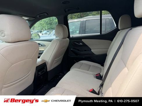 Used 2023 Chevrolet Traverse LS AWD/4WD image 5