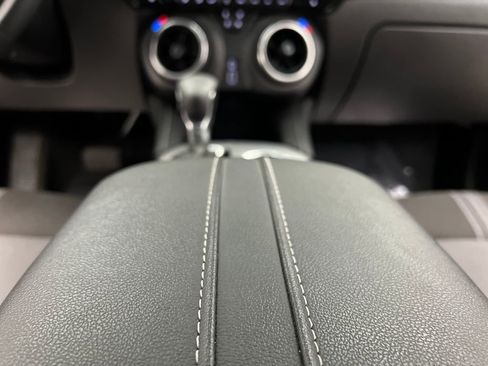 Used 2025 Chevrolet Blazer LT image 38