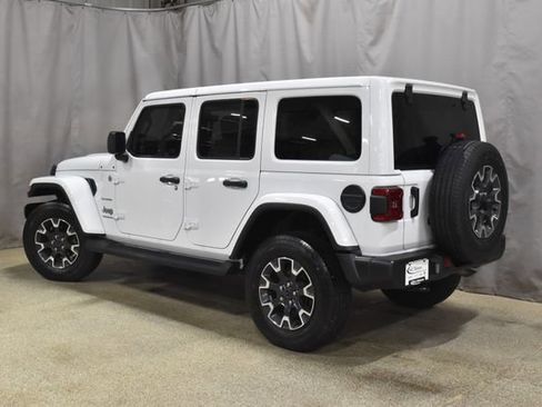 Used 2024 Jeep Wrangler Unlimited Sahara w/ Technology Group AWD/4WD image 7