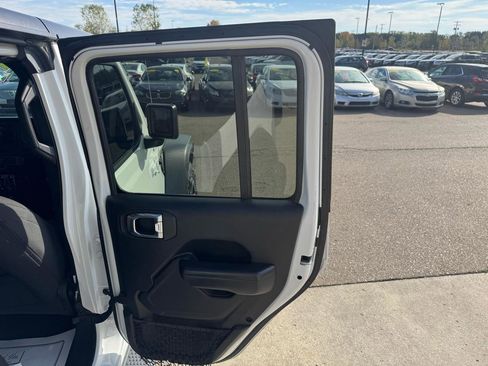 Used 2021 Jeep Wrangler Unlimited Sport w/ Technology Group AWD/4WD image 17