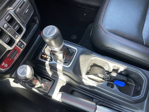 Used 2022 Jeep Gladiator Rubicon w/ LED Lighting Group AWD/4WD image 21