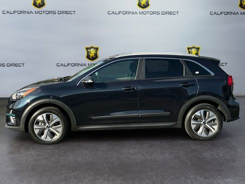 Used 2022 Kia Niro EX FWD image 2