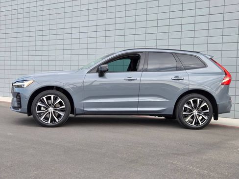 Certified 2024 Volvo XC60 B5 Plus AWD/4WD image 2