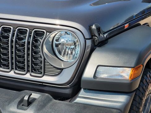 Used 2026 Jeep Wrangler Sport AWD/4WD image 7