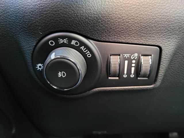 Used 2026 Jeep Compass Latitude AWD/4WD image 20