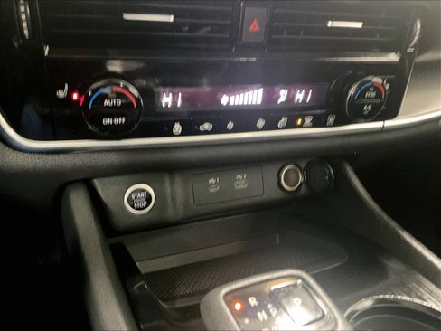 Certified 2023 Nissan Rogue SV w/ SV Premium Package image 25