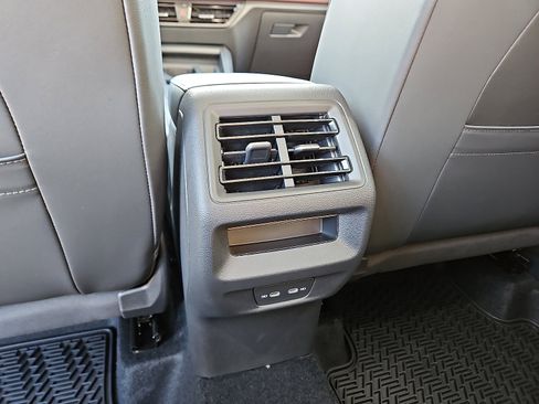 New 2026 Volkswagen Tiguan SE image 10