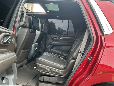 Used 2021 GMC Yukon Denali w/ Denali Premium Package AWD/4WD image 9