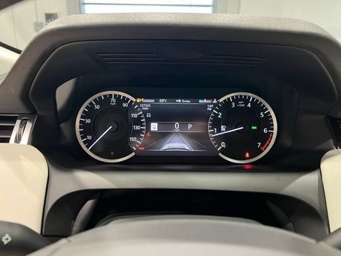Used 2023 Land Rover Discovery Sport SE image 40