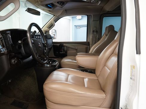 Used 2016 GMC Savana 2500 RWD image 5