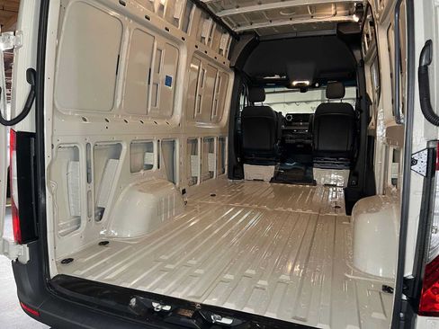 Used 2026 Mercedes-Benz Sprinter 2500 image 20