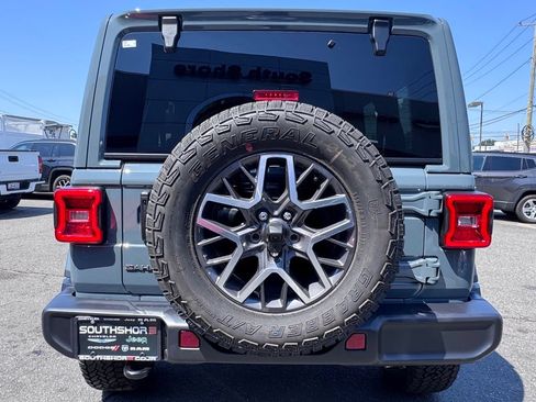 New 2026 Jeep Wrangler Unlimited Sahara AWD/4WD image 6