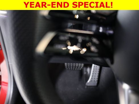 Used 2025 Mercedes-Benz GLC 300 4MATIC image 13